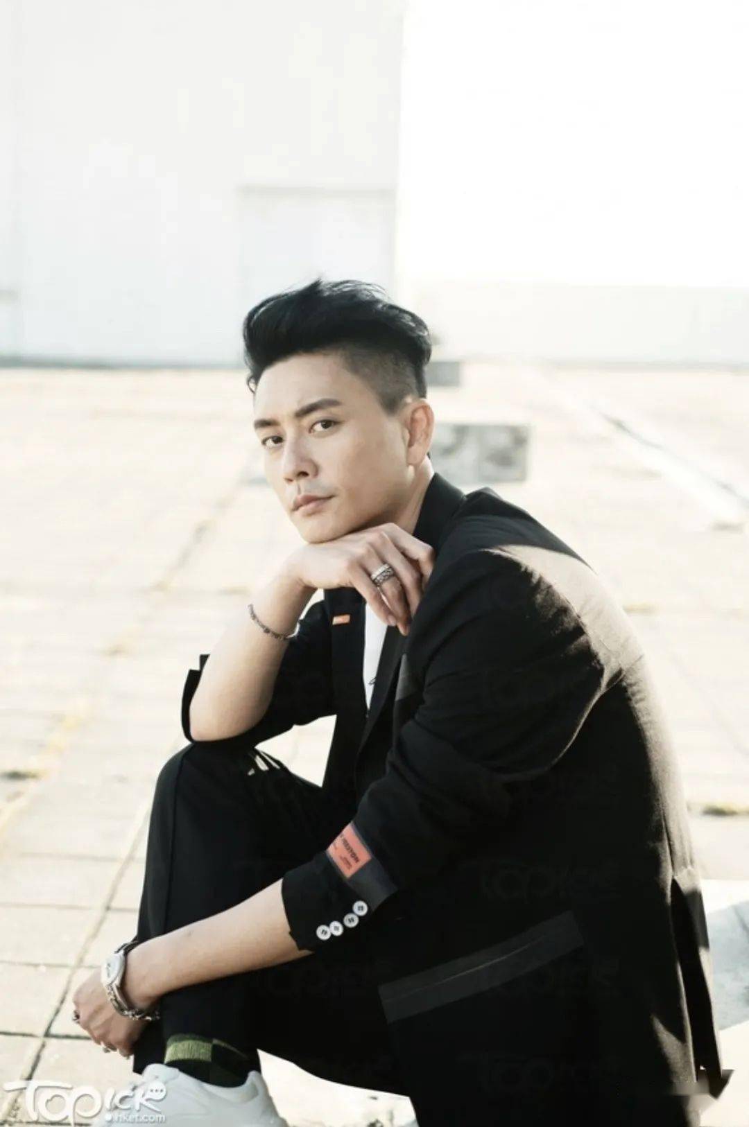 非凡三侠黄宗泽逆市下力保员工饭碗40岁bosco相信缘份但不急于结婚