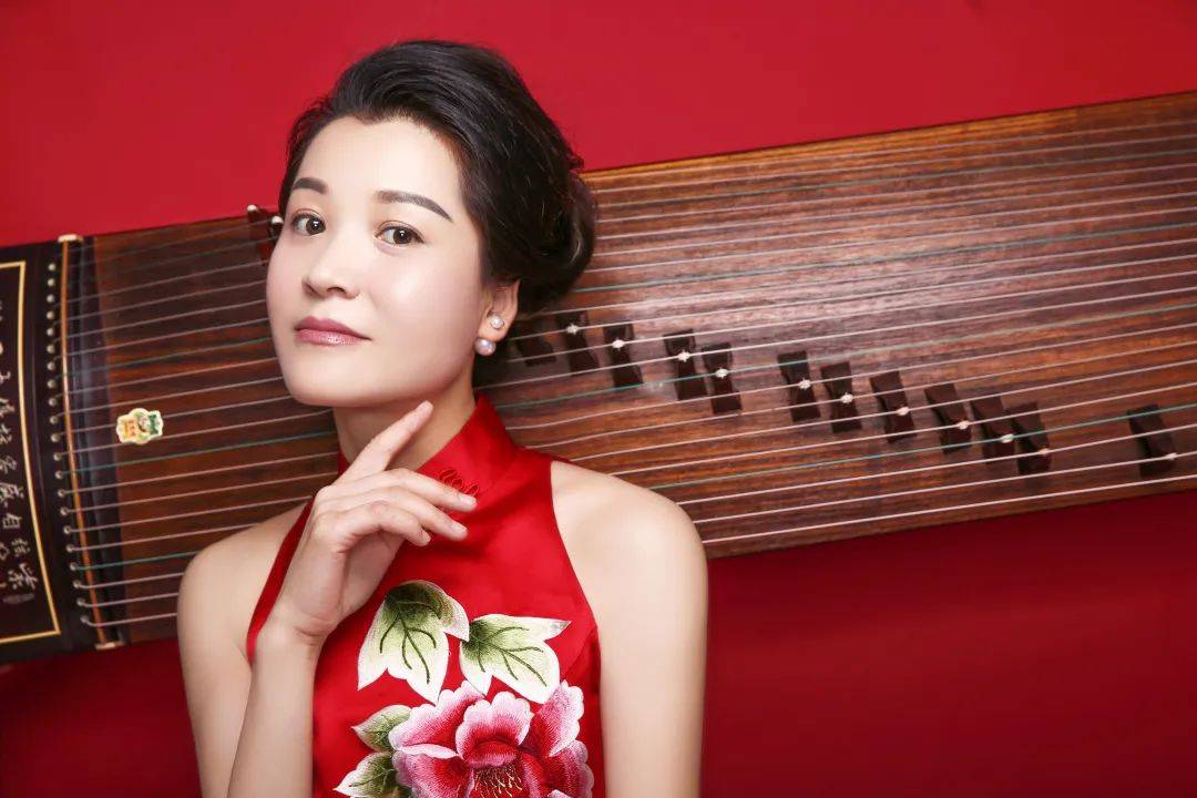 章英分享嘉宾74现场气氛热烈.