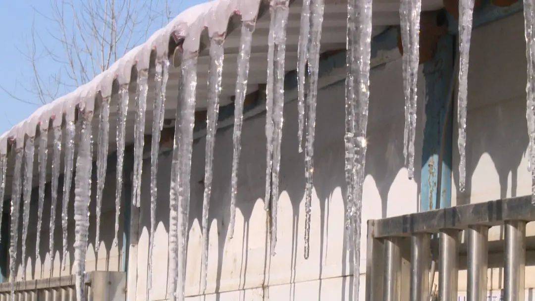 实验时记者选择的冰棱相对统一,但如果是长度更长