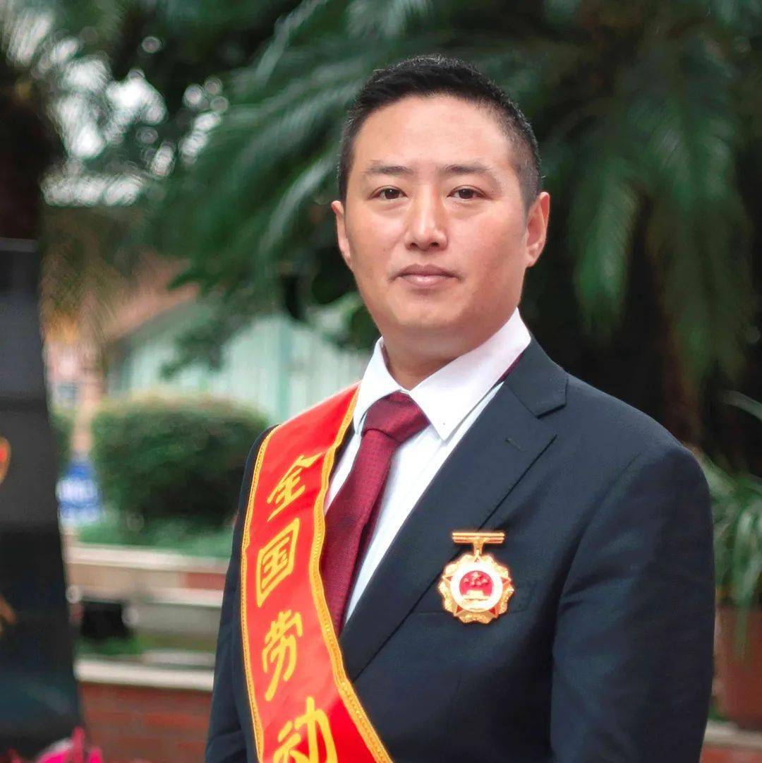 徐州宣讲为大力宣弘扬劳模精神,劳动精神,工匠精神,倡导"以奋斗者为本