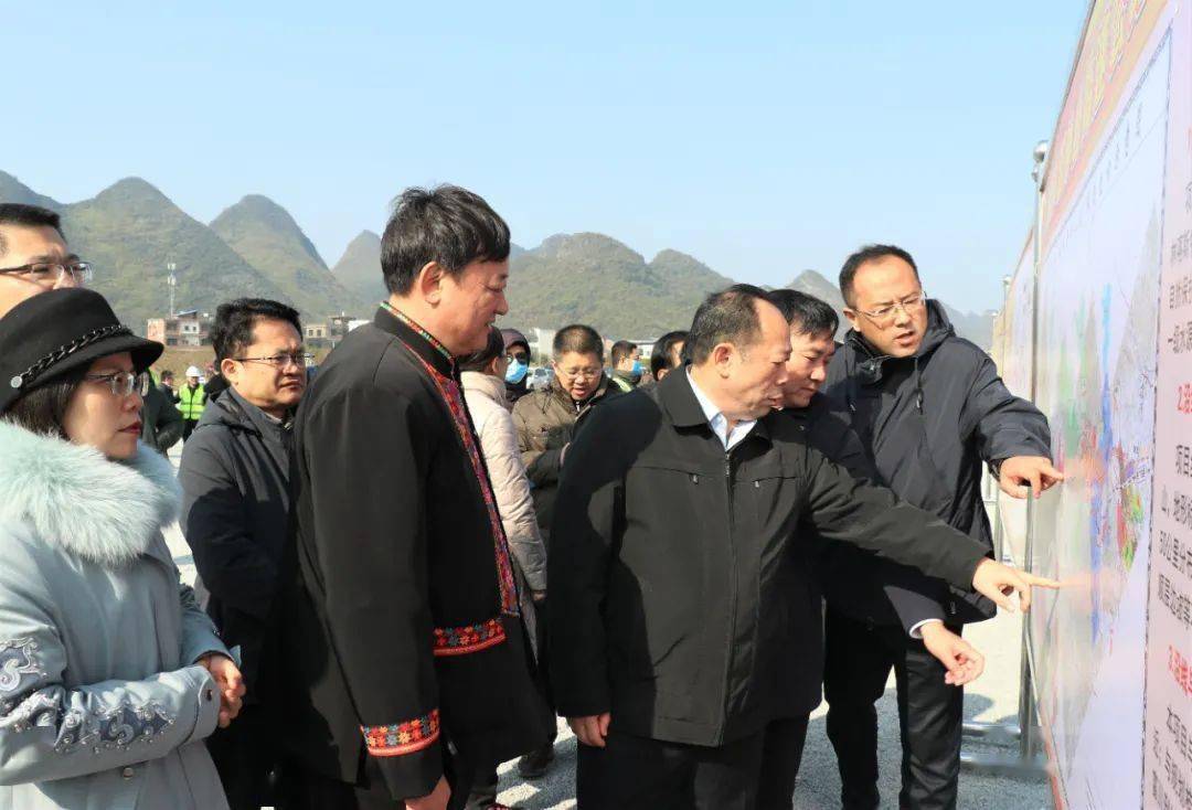 广西交通投资集团桂林至钟山高速公路岳圩口岸联线公路同日开工