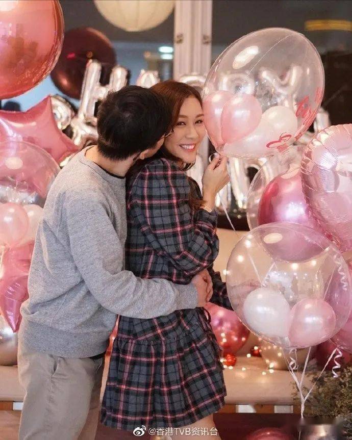 闺密们大住肚踩上门催婚生宝宝_eunice