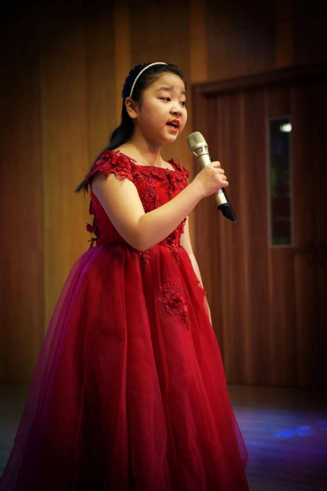 表演者:丁铭泽 指导老师:李晓丹3,电子琴独奏《铃儿响叮当》表演者:牛