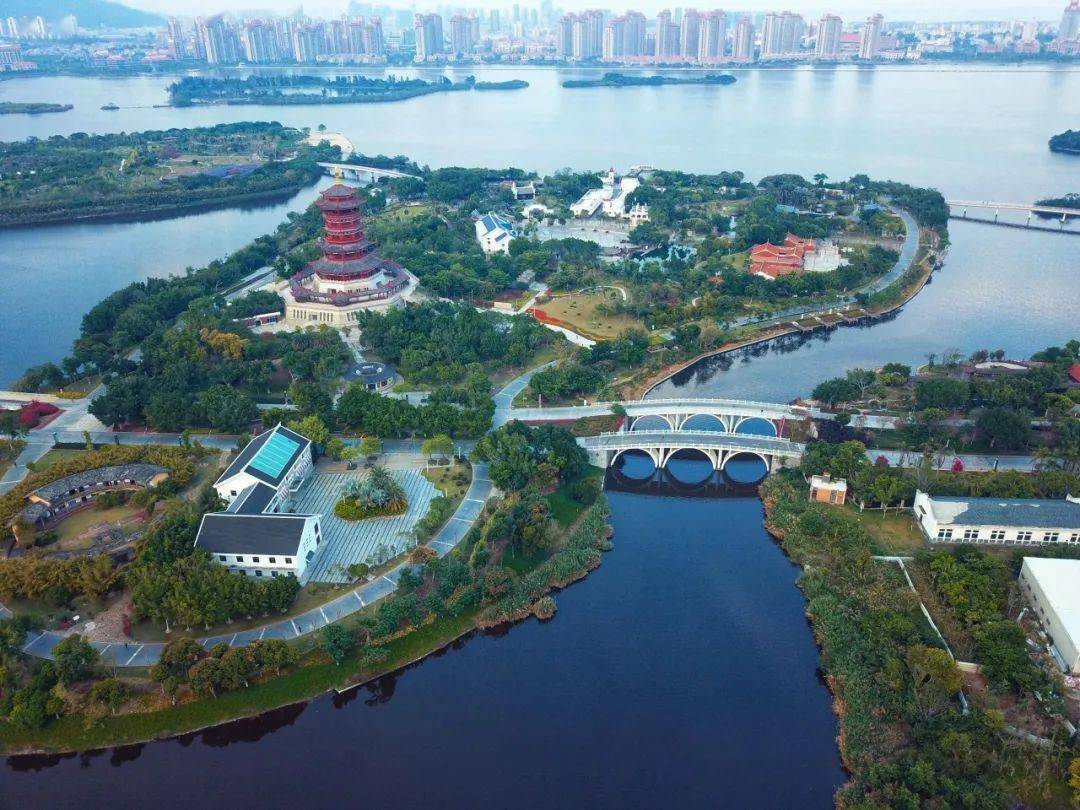 文化在集美有一个人,名为陈嘉庚是厦门的一道风景线在厦门有着一座城