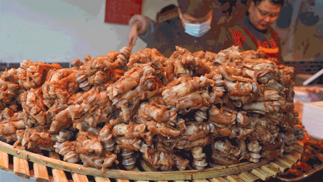 啃就完了人气爆棚的张洋猪蹄真的太赞了