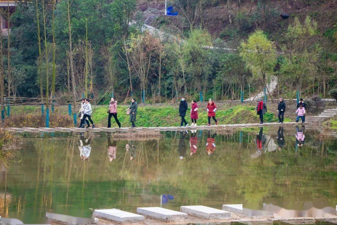 "位于晏家街道龙门村,主要以龙门桥水库为核心,以龙门湿地公园为重点