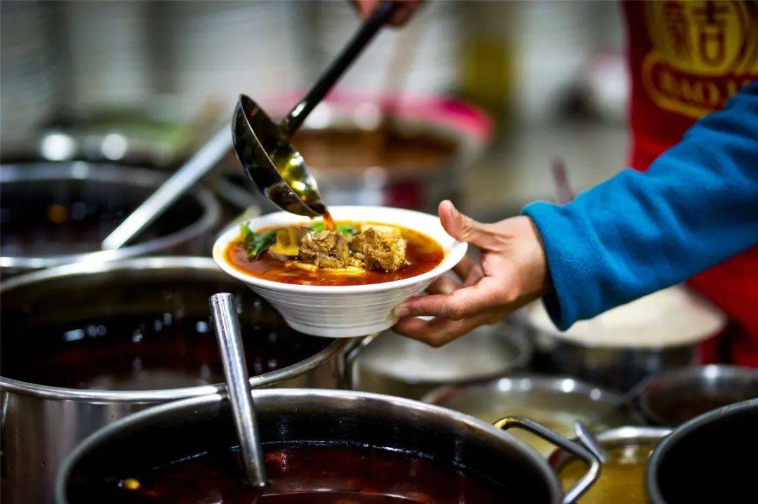 篮子市场一楼←传统杂酱面铜丝街19号附13号家常味→锦东路404号东方