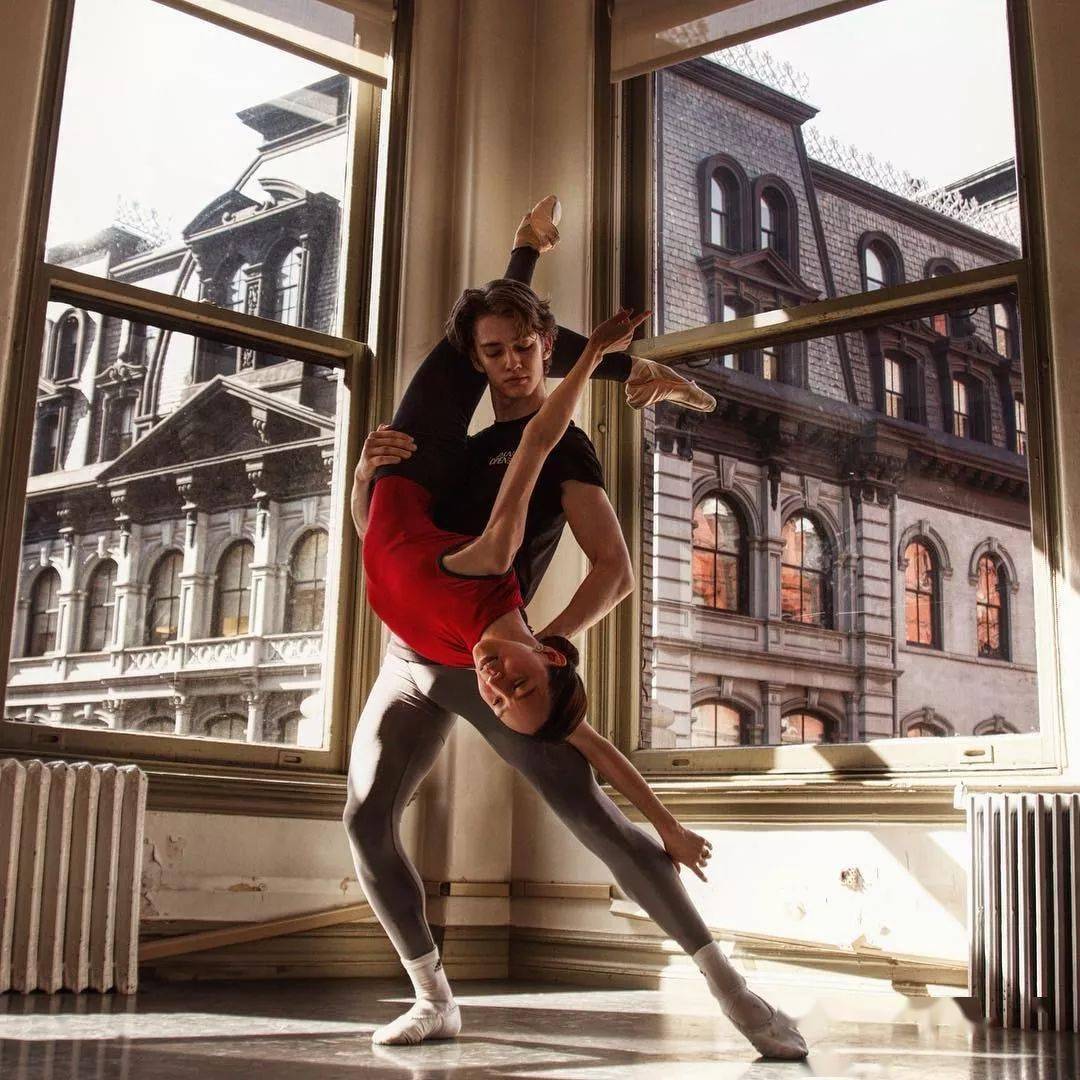 网友:我一直男看弯了!_julian