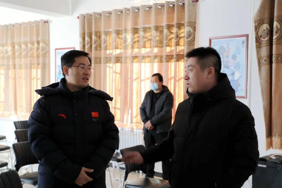 区委常委副区长郭文杰到喇叭沟门满族乡调研经济发展情况