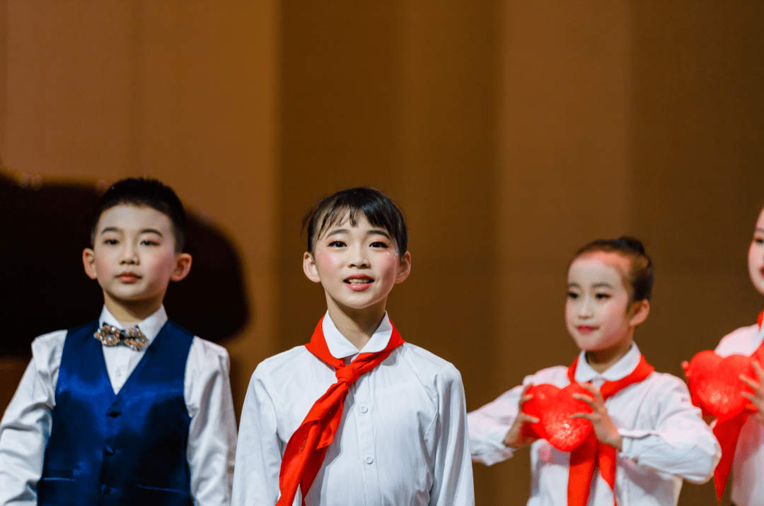 班班展风采人人善歌唱义乌市艺术学校第十届人人参与个个上台的大型