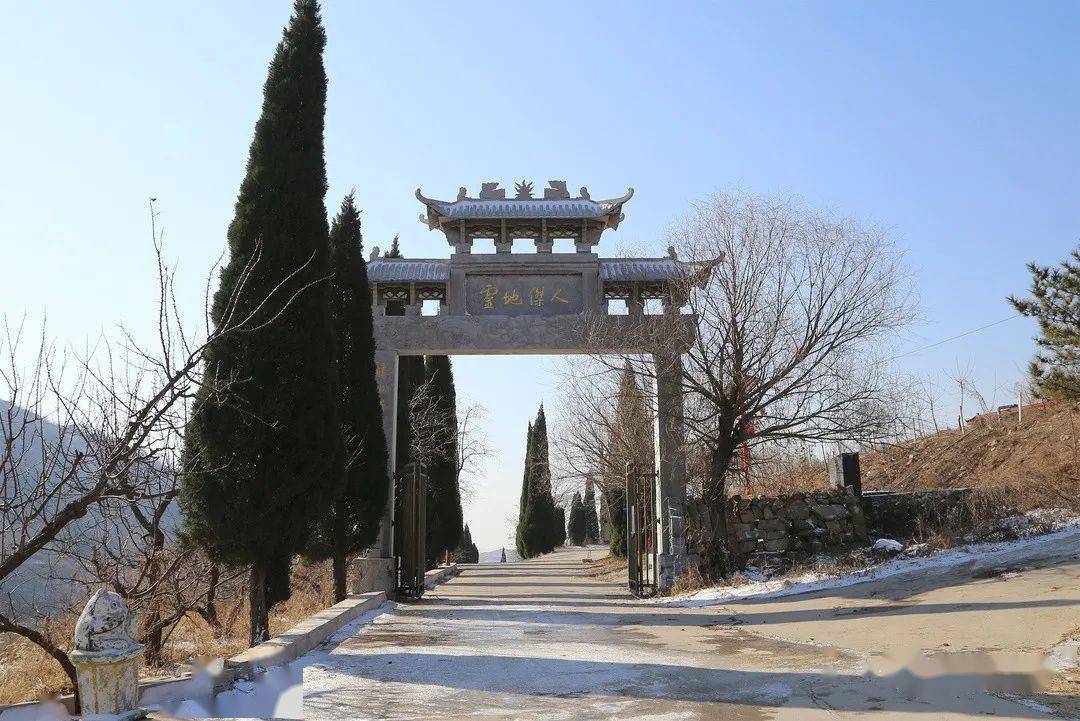 【冬游龙门山】雪未溶 景更美_泗水