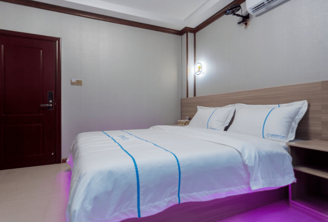 大学城情侣宾馆花样真多,荷尔蒙的味道!