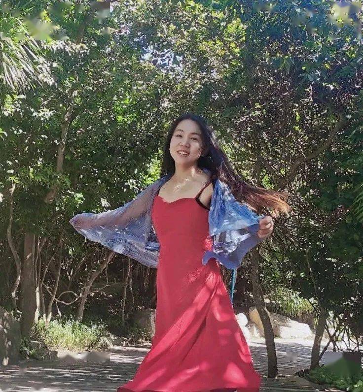 段玲||新年 要更幸福点 惬意些 去拥抱风浪