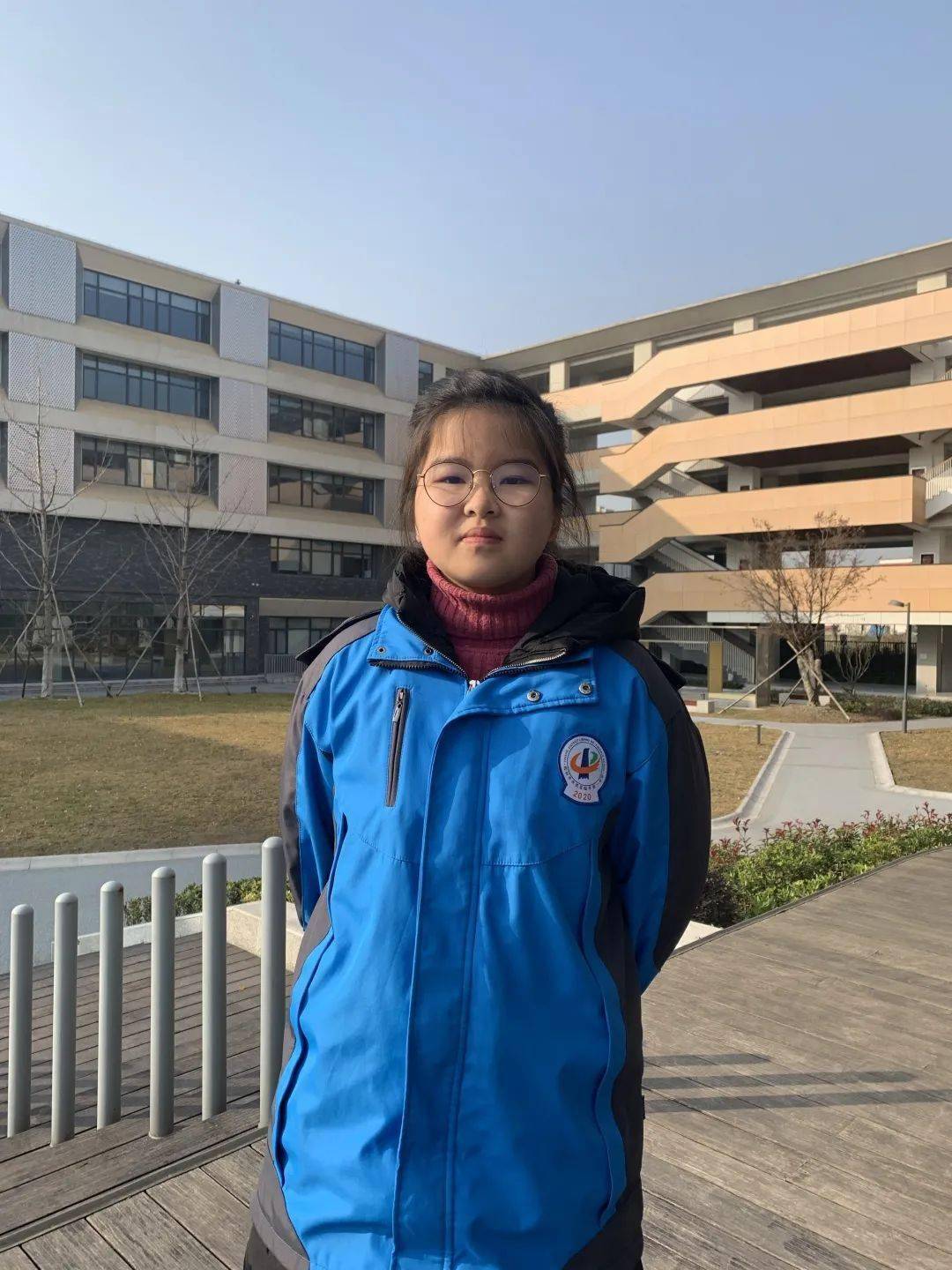 请投票给最美的ta临平一中第七届美丽学生评比活动