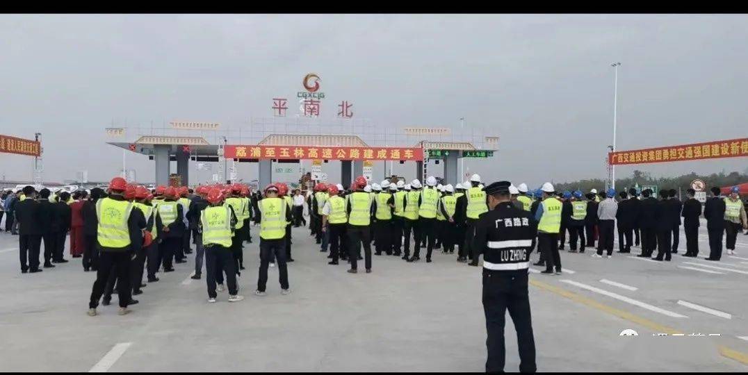 荔玉高速通车后,以后藤县人可到县城走梧柳高速与荔玉高速在官成枢纽