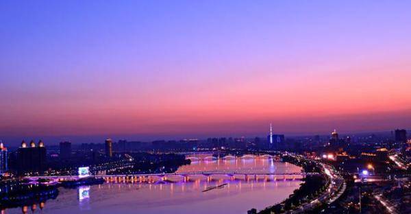 河南面积第一大市，相当于5个南京，却只是三线城市