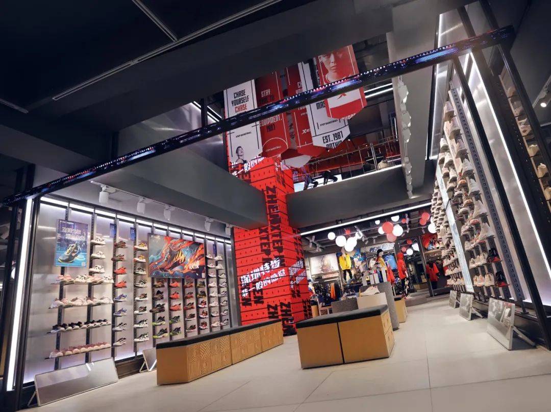 哇塞,特步"整容"了?不敢相信,这一次是真的"潮"回来了!