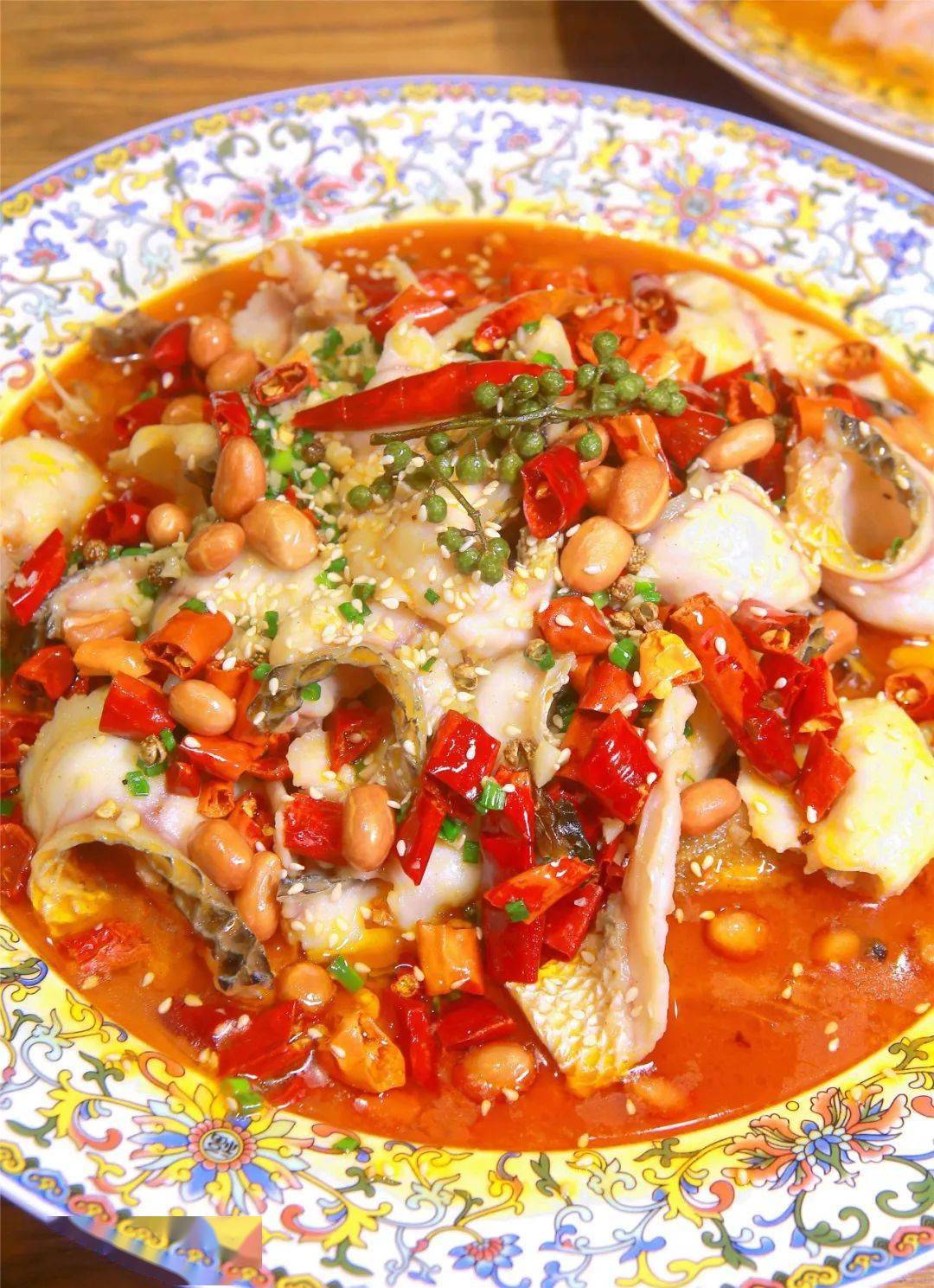 的鱼片~鲜辣的口感~还有那"滋滋作响"的油花声~快抛弃掉什么火锅冒菜