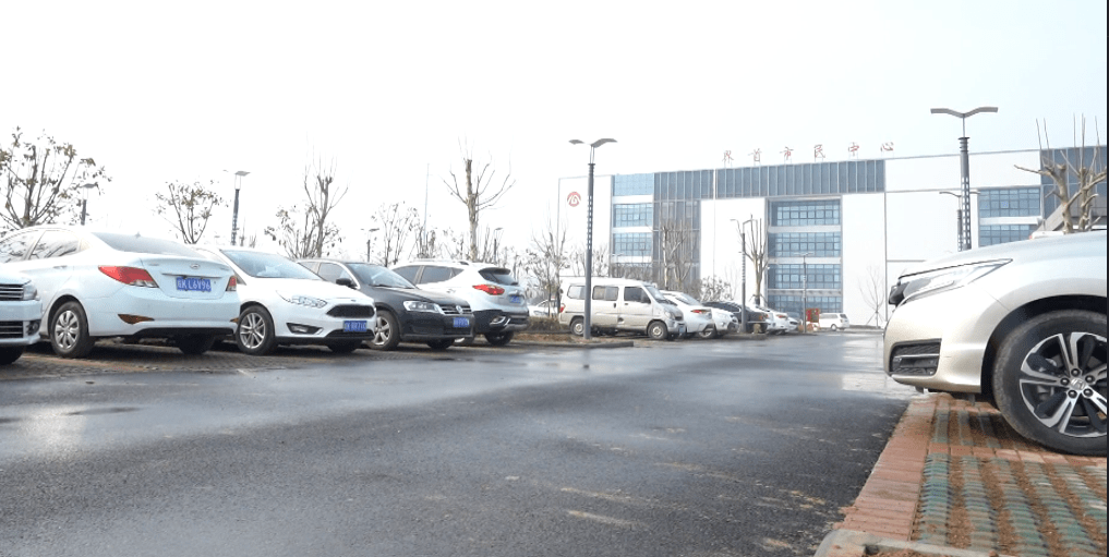 昨天,界首市民中心正式投入使用,位置就在.