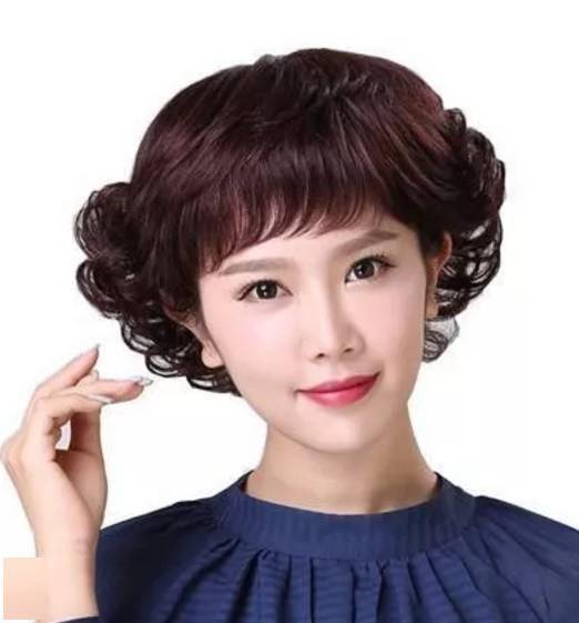 2021新年即将来临带妈妈去做个发型吧