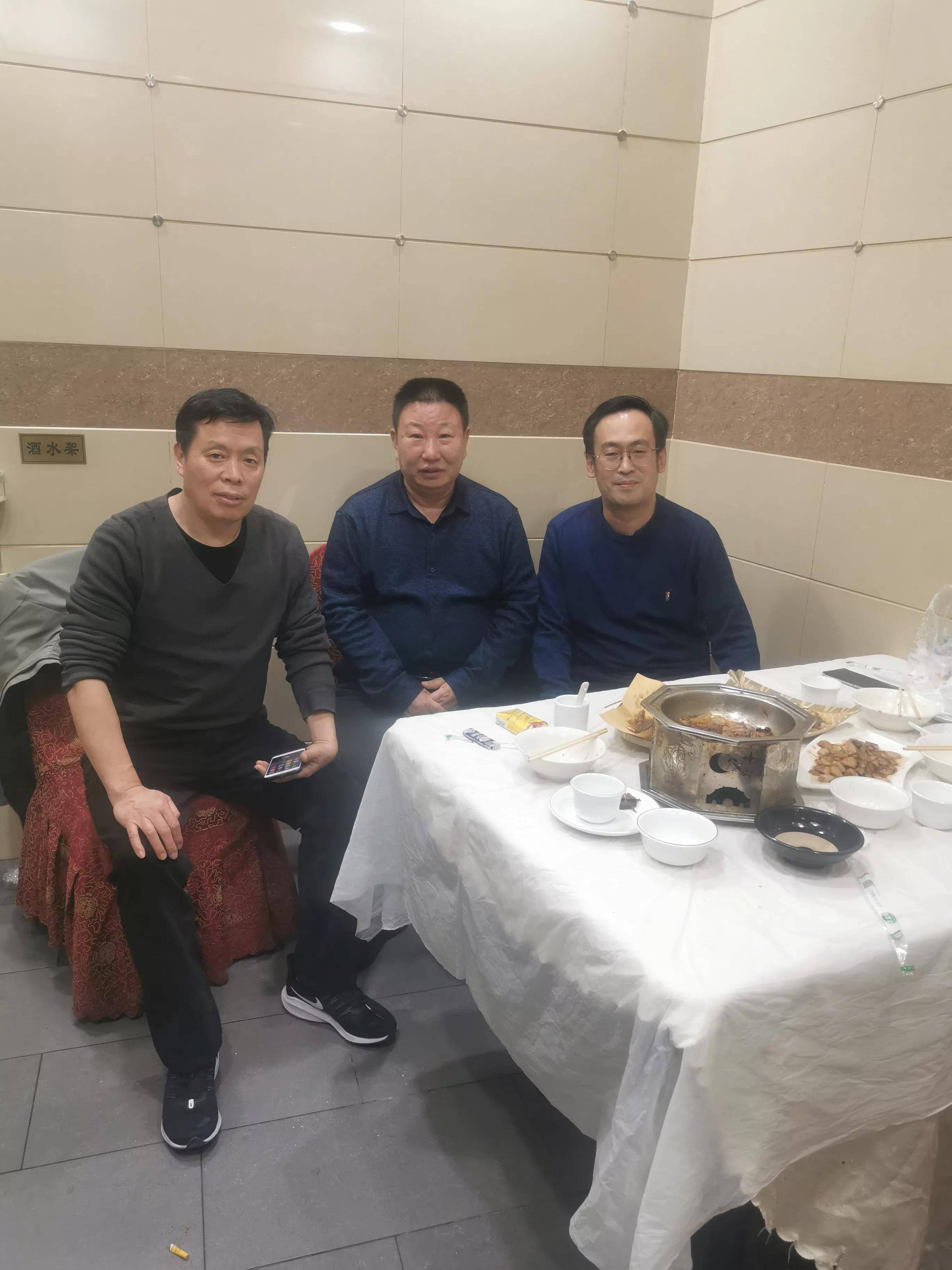 进修于中央美术学院粉画研修班,师从吴长江,李晓林,庞茂琨老师