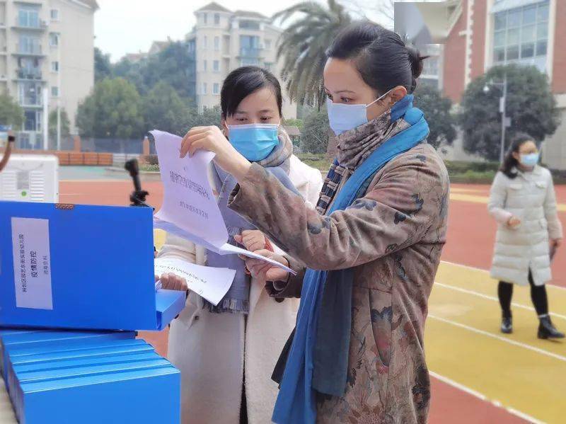 市花实幼科创分园科创区管委会刘雨果主任入园调研疫情防控及开学运行