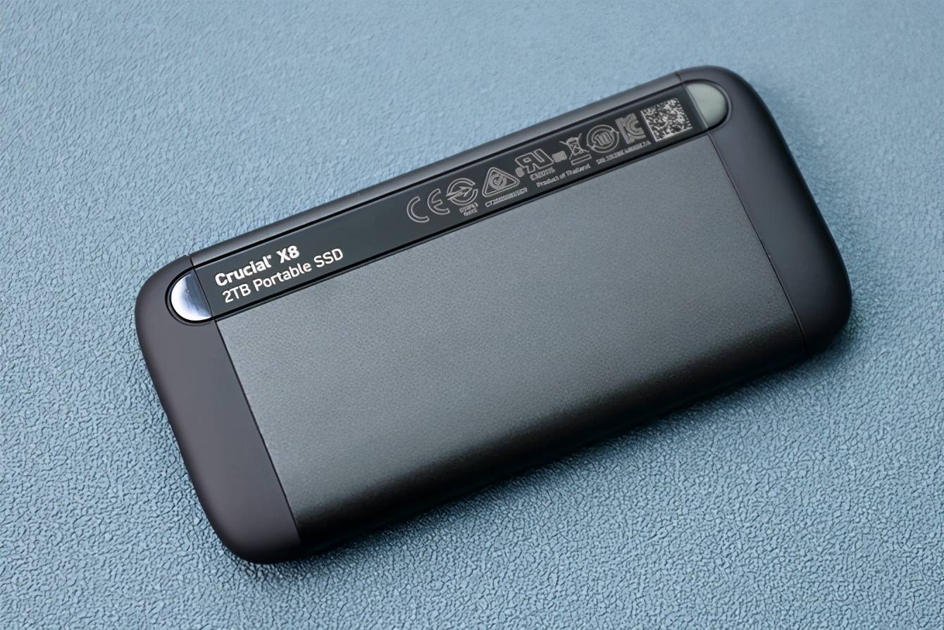 极速qlc颗粒的华丽登场,英睿达x8 便携式ssd评测