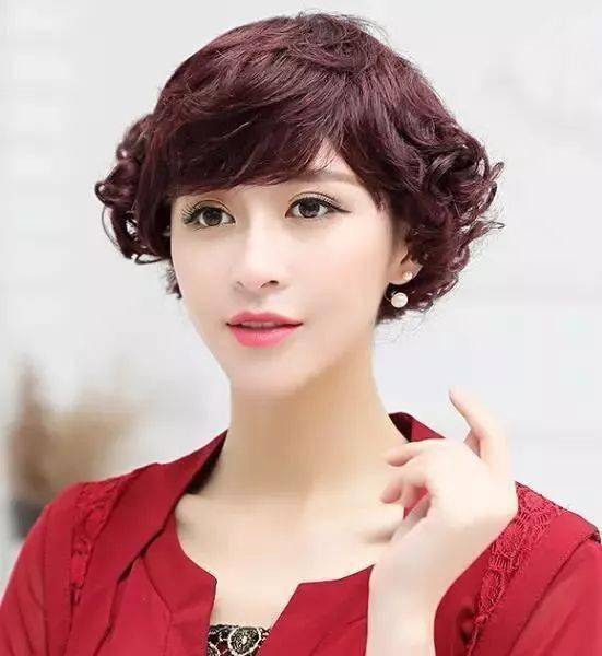 2021新年即将来临带妈妈去做个发型吧