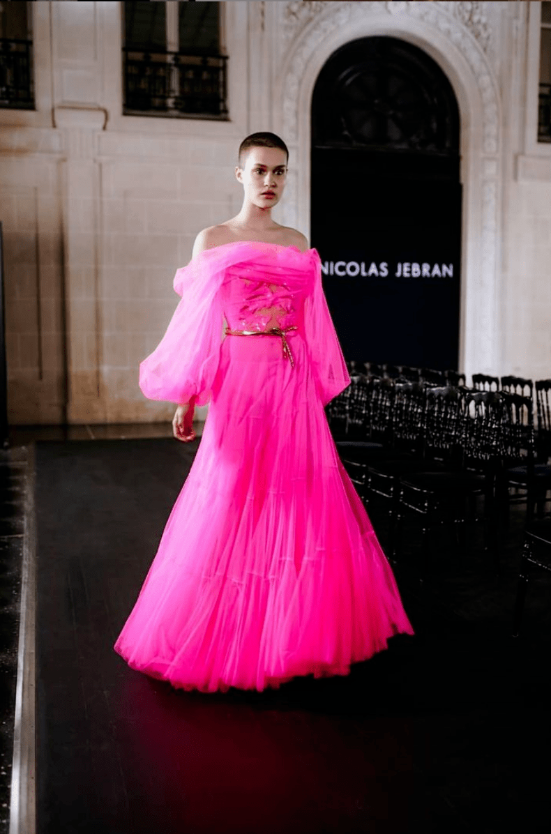 大胆用色立体轮廓流畅剪裁又一个黎巴嫩仙女裙即将华丽登场时装周内含