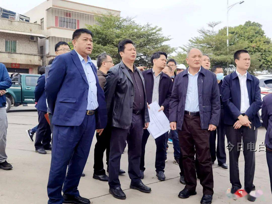 副区长陈伟敏,陈立文,及区相关单位领导随同调