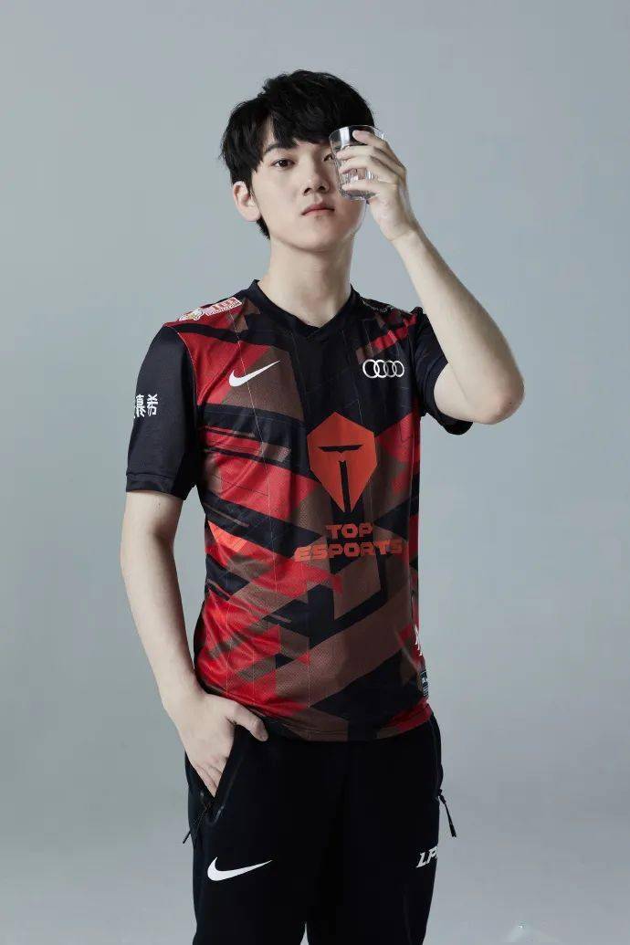 「团长分享」小黄鸡rookie,蕉蕉iboy.选手定妆照来袭!