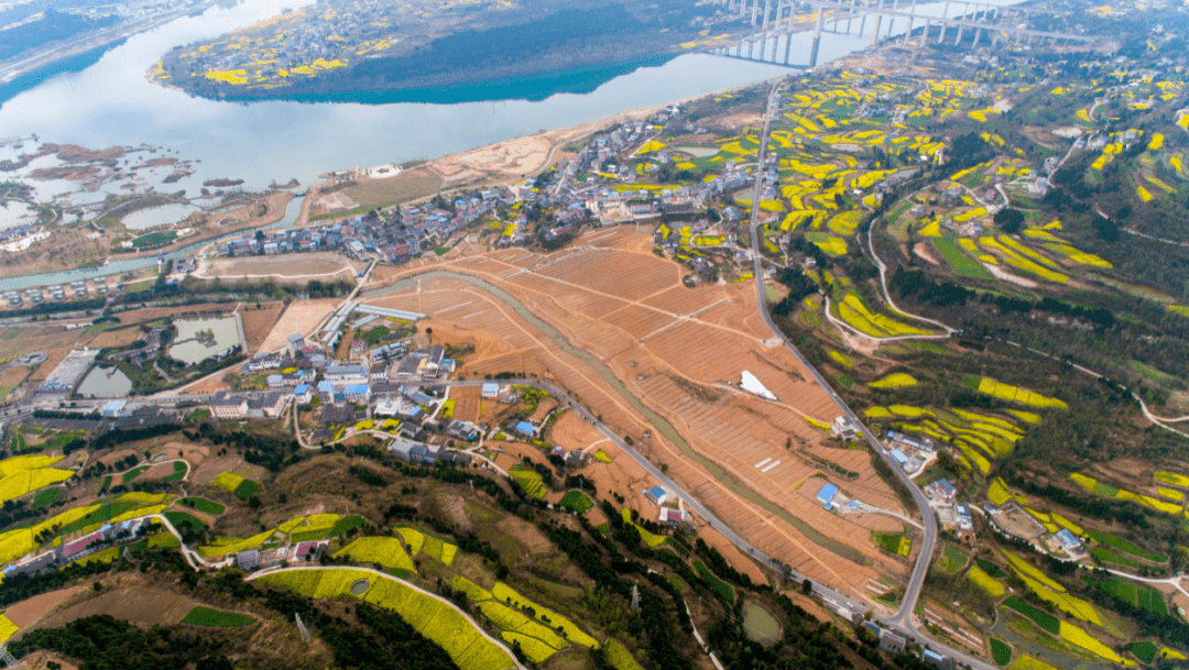 那一湾水,那一片山,是的,谁不说自己家乡好,苍溪县城全貌 刘徽摄90后