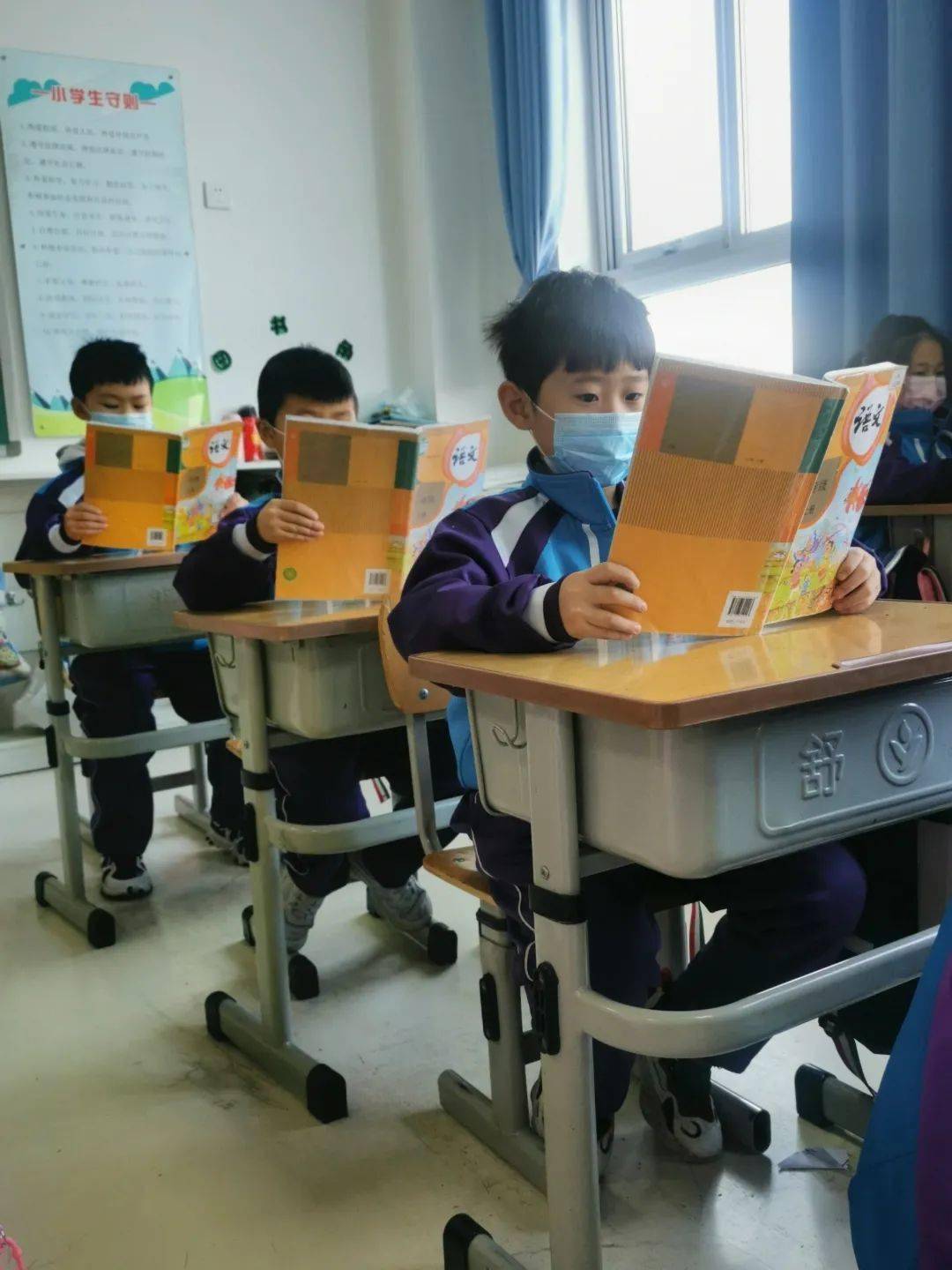 小小太阳初绽光芒——榜样堂学校一年级百日好习惯养成_书包