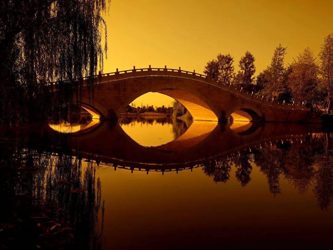 作者:付继明作品:迎春桥城市,也因水而兴人类的文明,起源于水作者