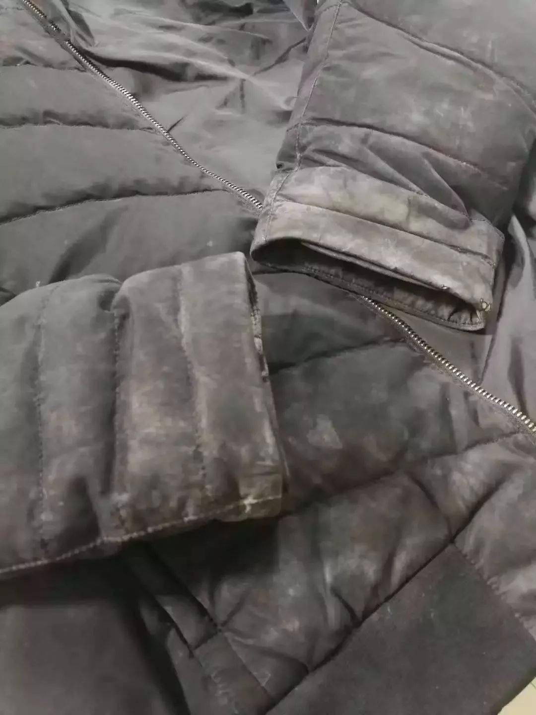 顾客对不起,您的衣服不适合干洗!_羽绒服