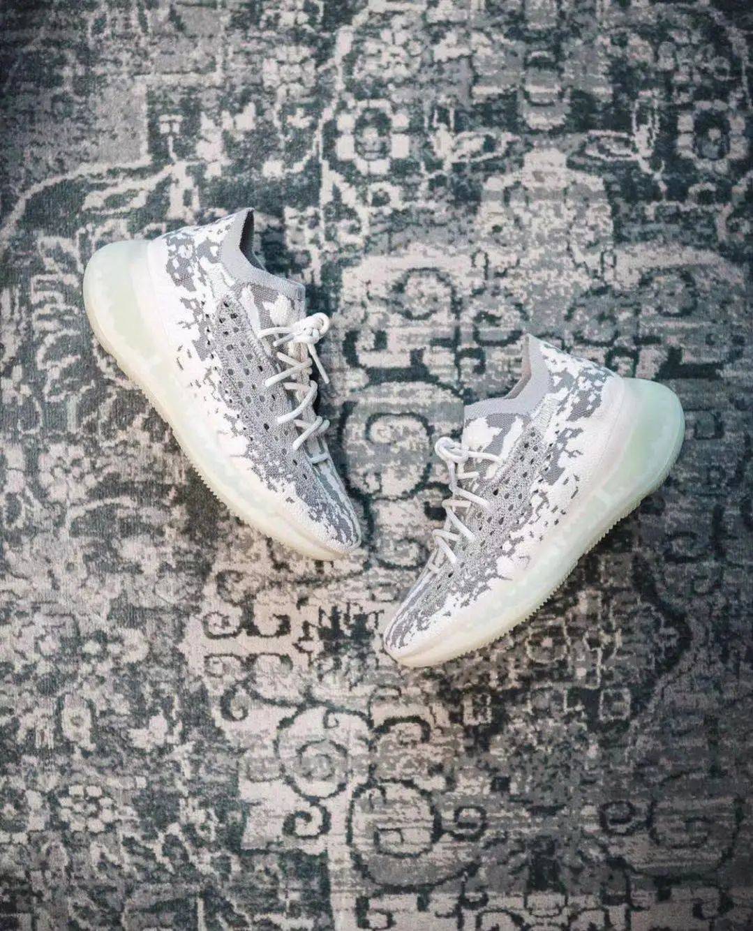 yeezy380冰蓝外星人上脚图公布还有满天星版本