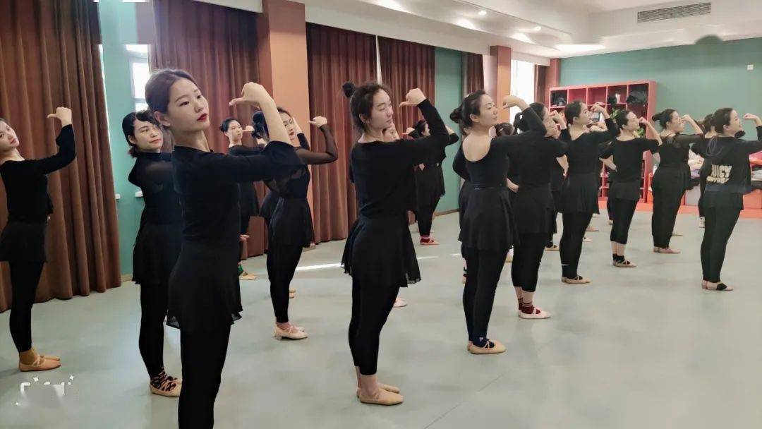 七色光新闻 | 文化部师舞堂风雅中国舞13—14级师资培训,第三天