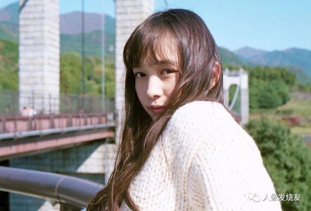 雀斑少女井桁弘惠的最新写真,超元气!