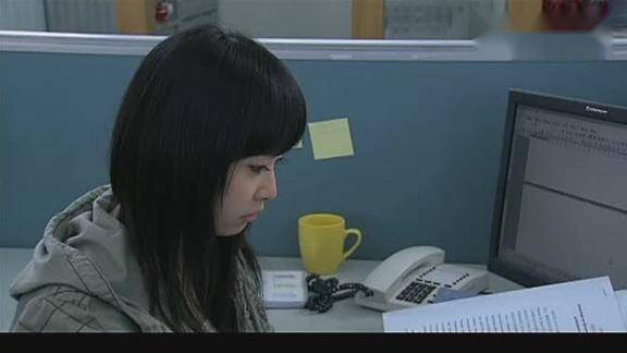 铠甲勇士柚子在公司遭欺负下班回家被人跟踪