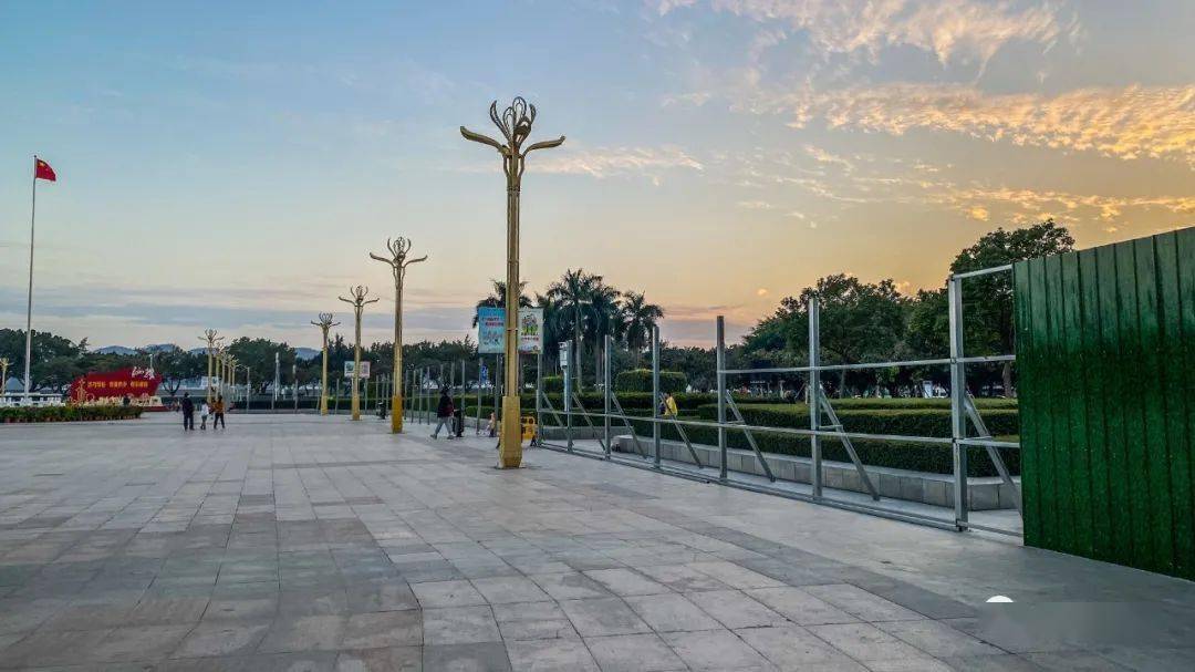 汕头人民广场潮人码头已相继改造将建设轮渡服务中心沿海栈道等