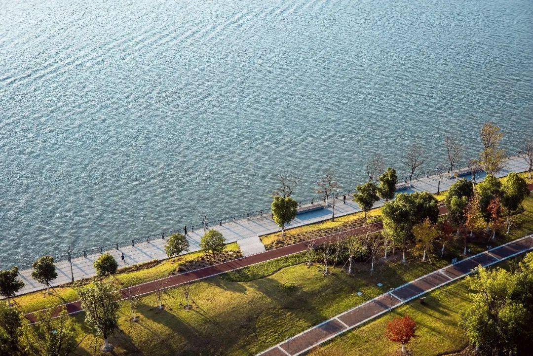 morein国际滨倒映你我眼中的世界河岸