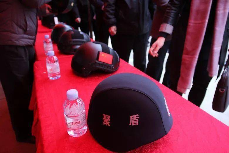 钦州一大批特警上演火爆"动作大片",场面相当壮观!