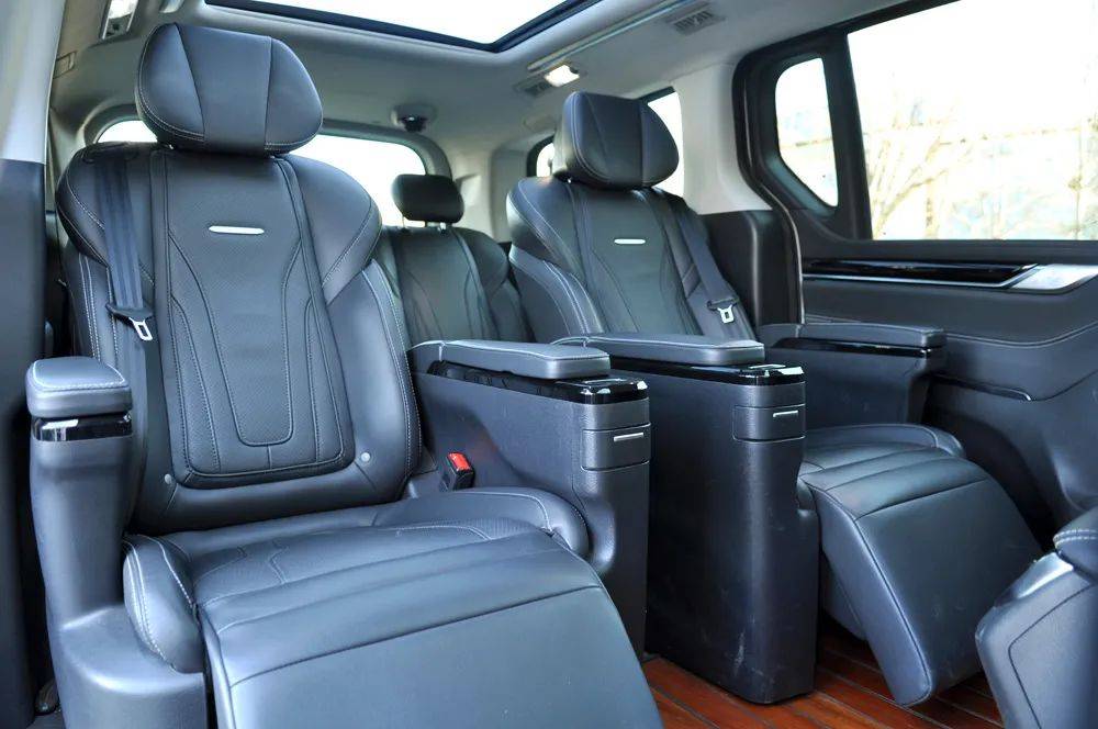 继续体验上汽大通g20它是个人用户的另类选择