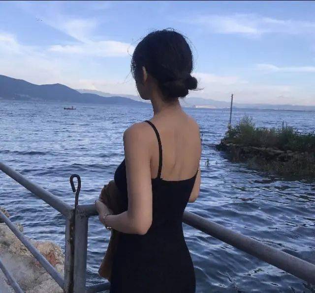 背影头像|茶如人生,淡中有味,虚怀若谷,怡然自得_月亮