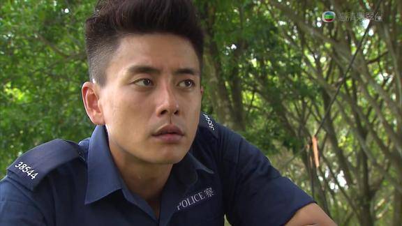 警犬巴打0906黄宗泽与巴打做练习时完全不能控制它