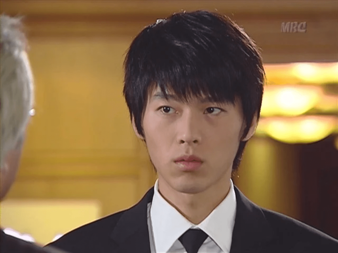 《秘密花园》里的百货公司社长还是《爱的迫降》里高官之子,玄彬总是