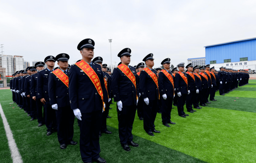 南宁市公安局举行升警旗仪式