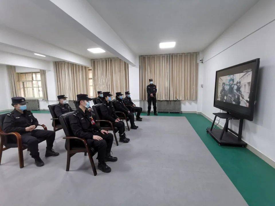 人民警察节专题报道青海省女子监狱特警大队开展迎警察日缅怀英烈活动