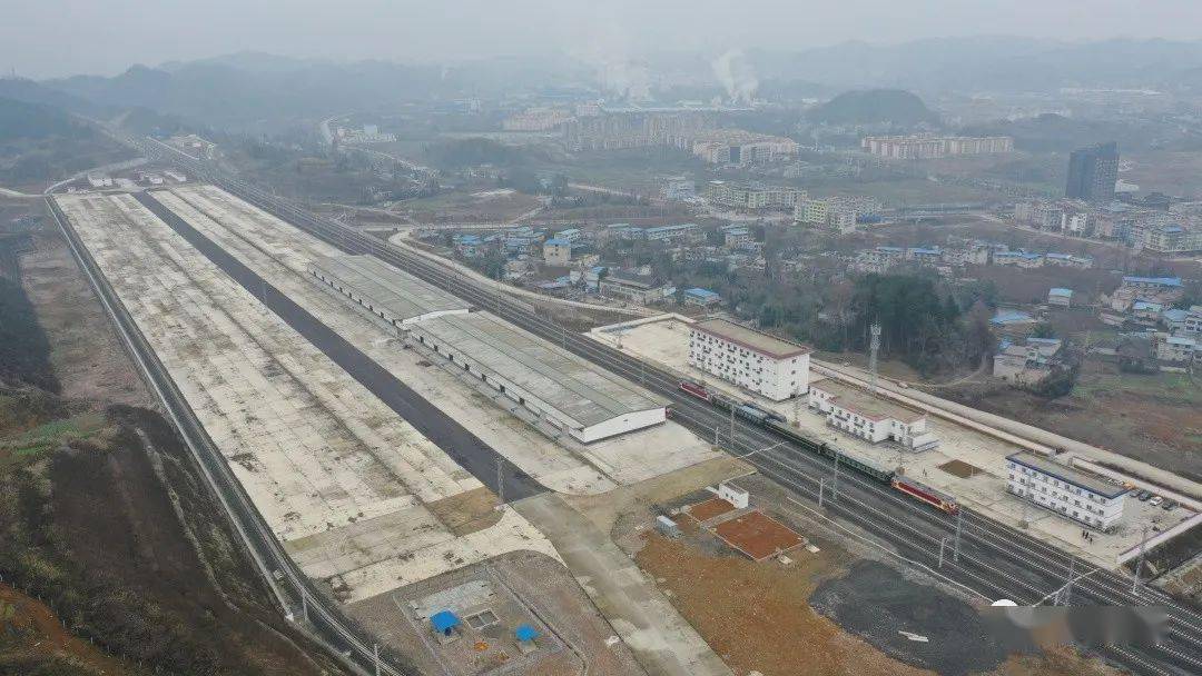 瓮马铁路启动动态验收