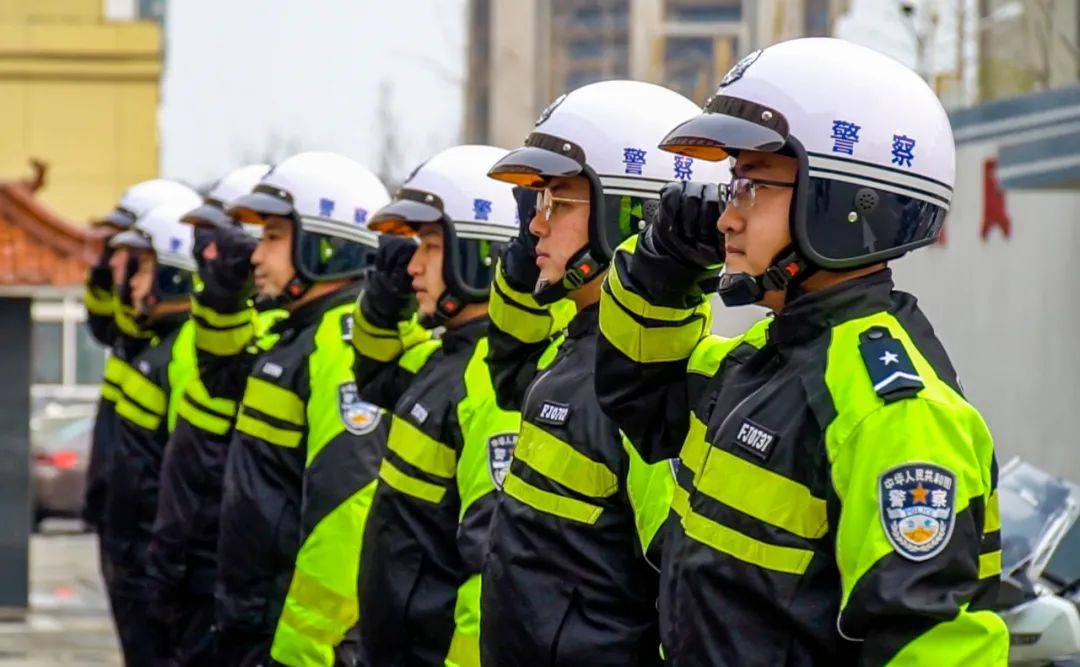 中国人民警察节致敬人民警察